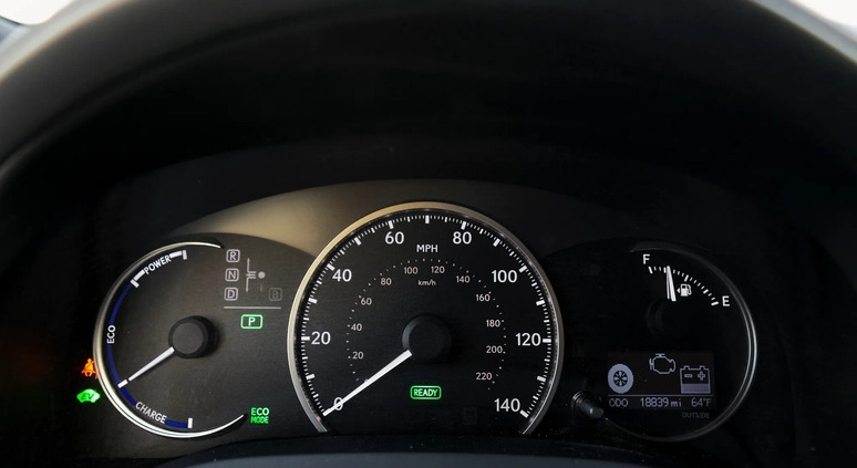 Lexus CT cena 64900 przebieg: 30500, rok produkcji 2016 z Białystok małe 596